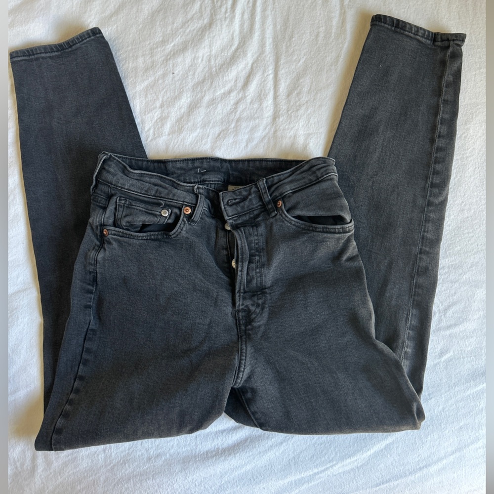 H&M Black Ultra High Waist Button Up Mom Jeans Size 6